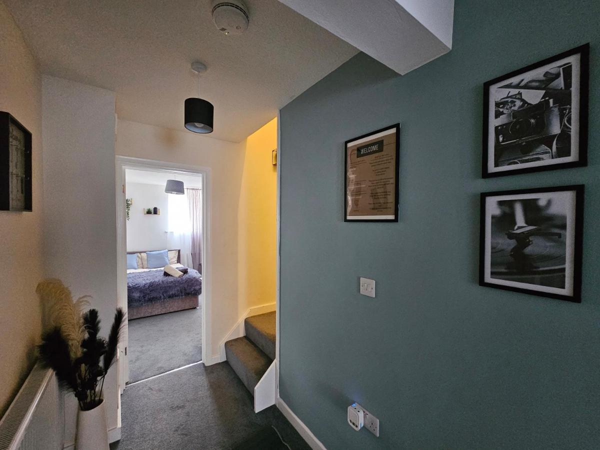 Guest House - Close To All Amenities Northampton Exterior photo